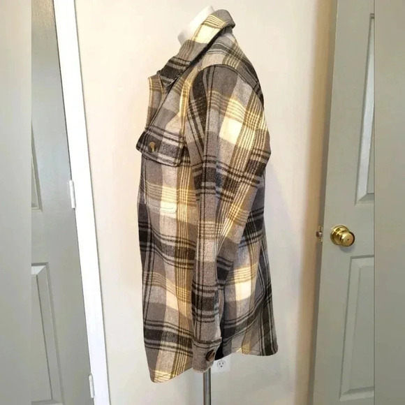 Old Navy Button Down Plaid Shacket Slightly Oversized Jacket(S) - Picture 4 of 11